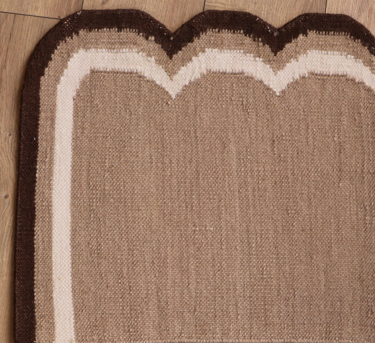 Scallop Brown Flat Weave